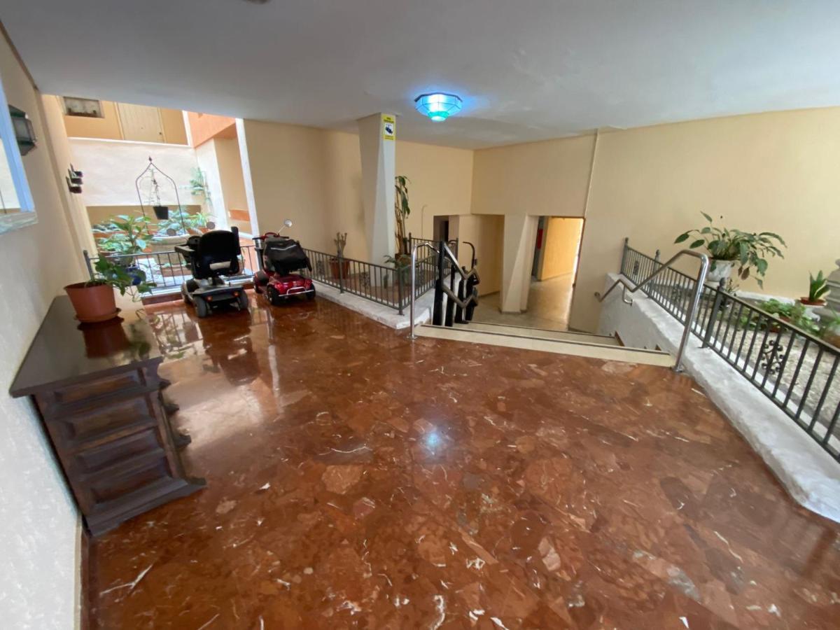 Apt Centrico Con Vistas Y Piscinas 贝纳尔马德纳 外观 照片